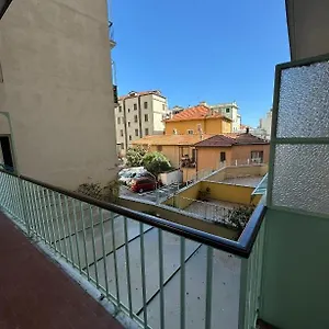 Casa Benedetta Nuovo Bilocale 100 Metri Dal Mare Alassio